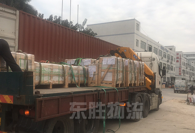 參展貨物運輸?shù)桨拈T/香港參展運輸注意事項；深圳到香港物流-香港物流專線-中港貨運物流運輸專線-佛山到香港物流專線-一般貿(mào)易進出口報關(guān)代理-倉儲配送-深圳市東勝物流有限公司